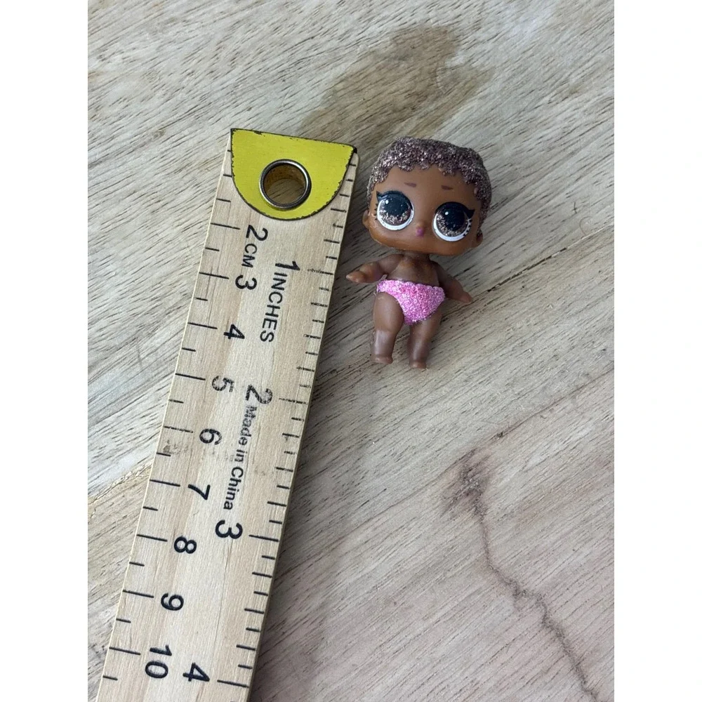 MGA LOL Surprise Lil Independent Queen Series 3 Confetti Pop Glitterati Doll